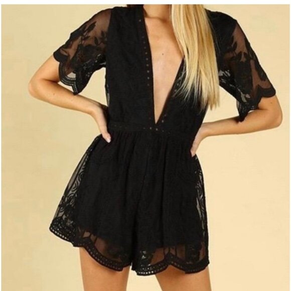 Honey Punch Black Lace Short Sleeve Romper Size S - Picture 1 of 5